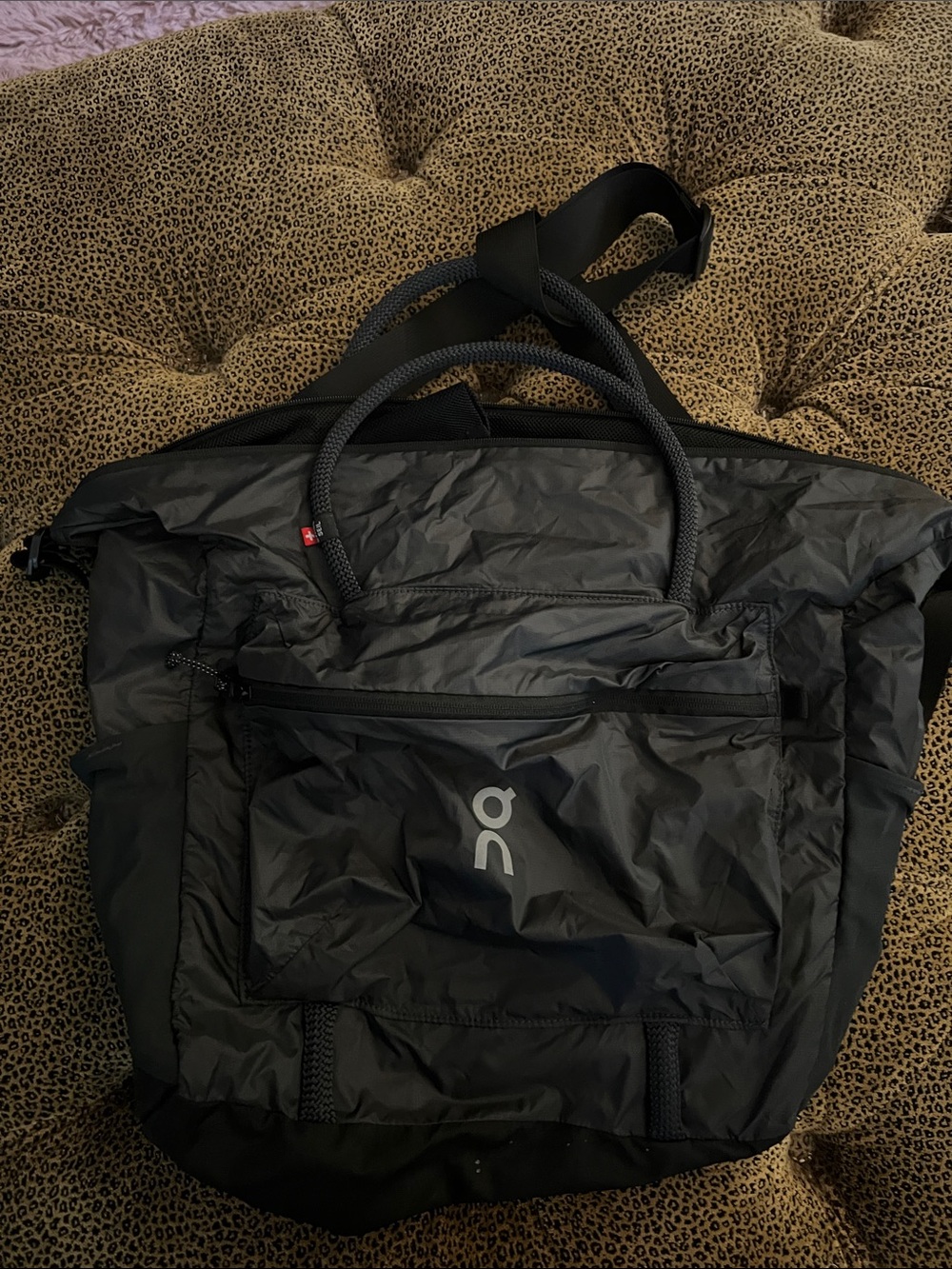 On Running Track Pack 35L Lite Black Bag